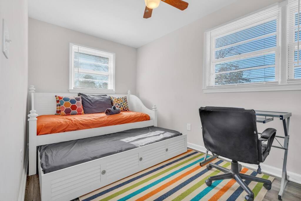 Holiday home Charming 2-bedroom -quiet East Neighborhood *