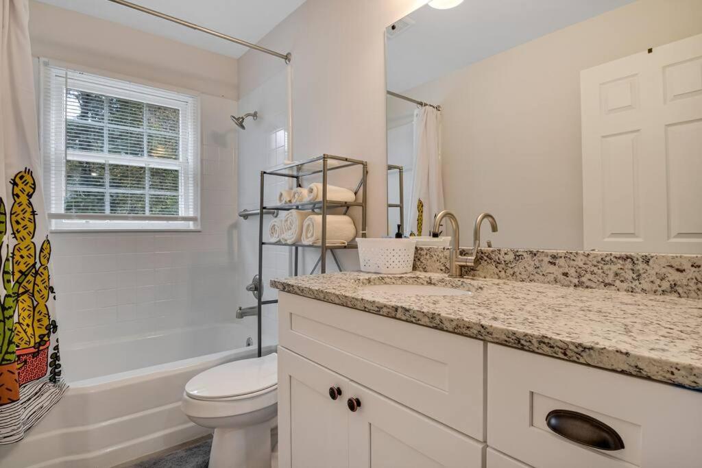 Charming 2-bedroom -quiet East Neighborhood Holiday home Atlanta
