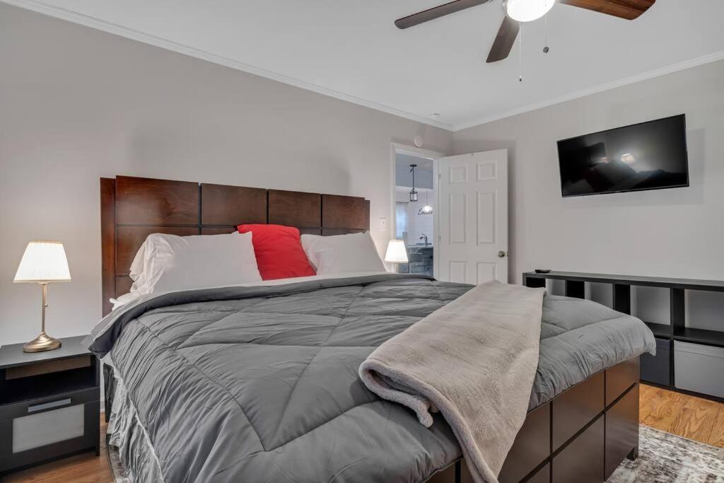 Charming 2-bedroom -quiet East Neighborhood *